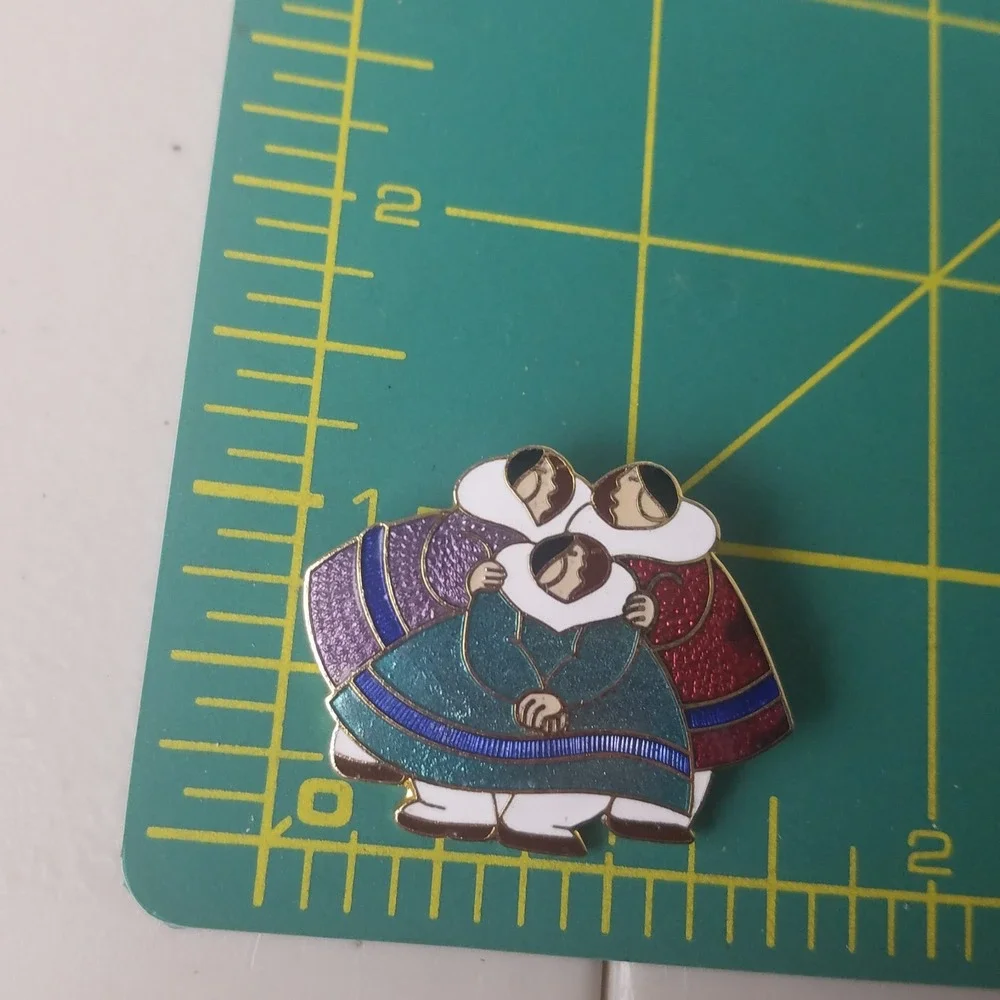 Barbara‎ Lavallee Cloisonne enamel Pin Inuit ladies Hug Arctic Native American